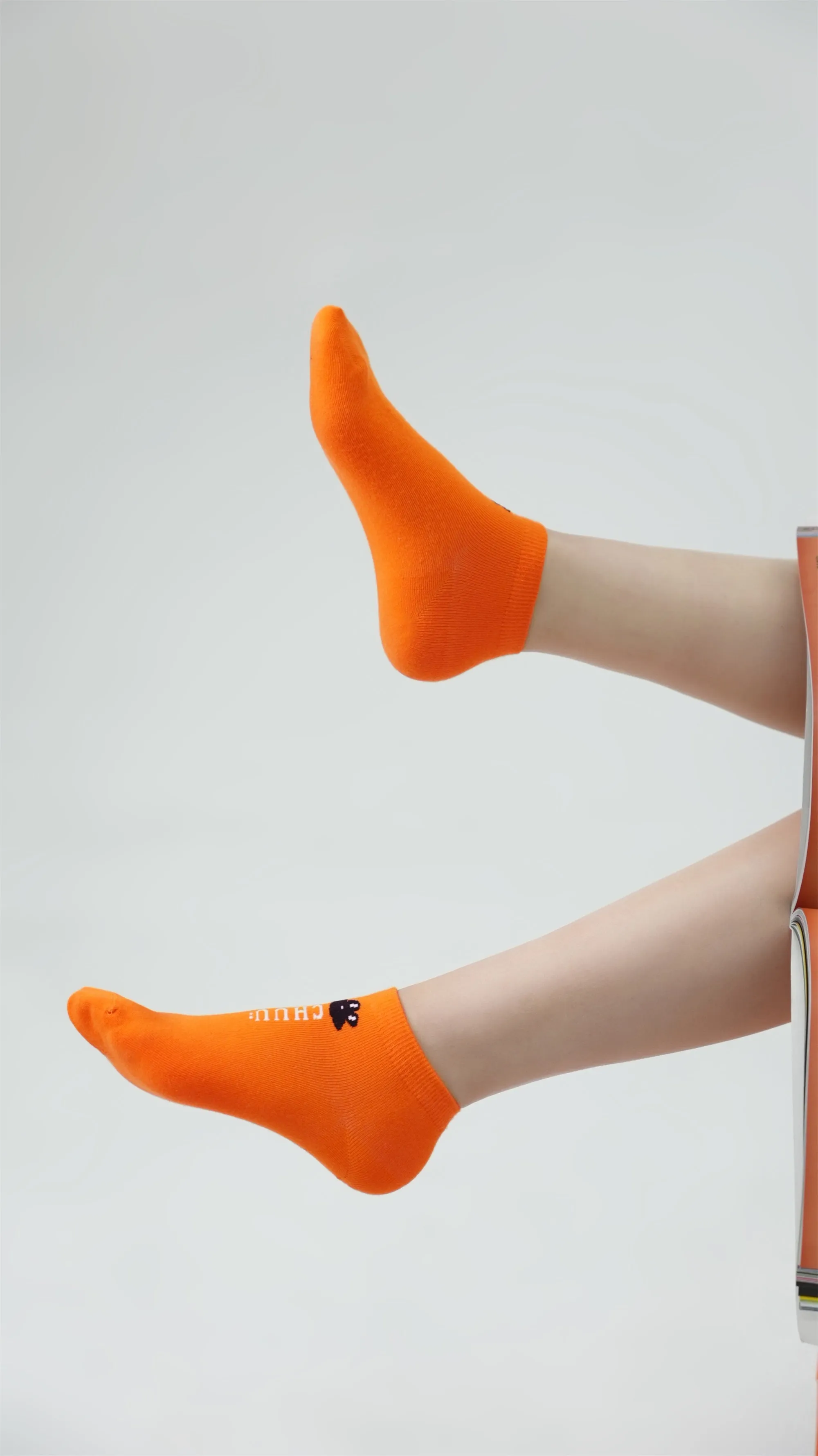 Chuu Lettering Colored Ankle Socks