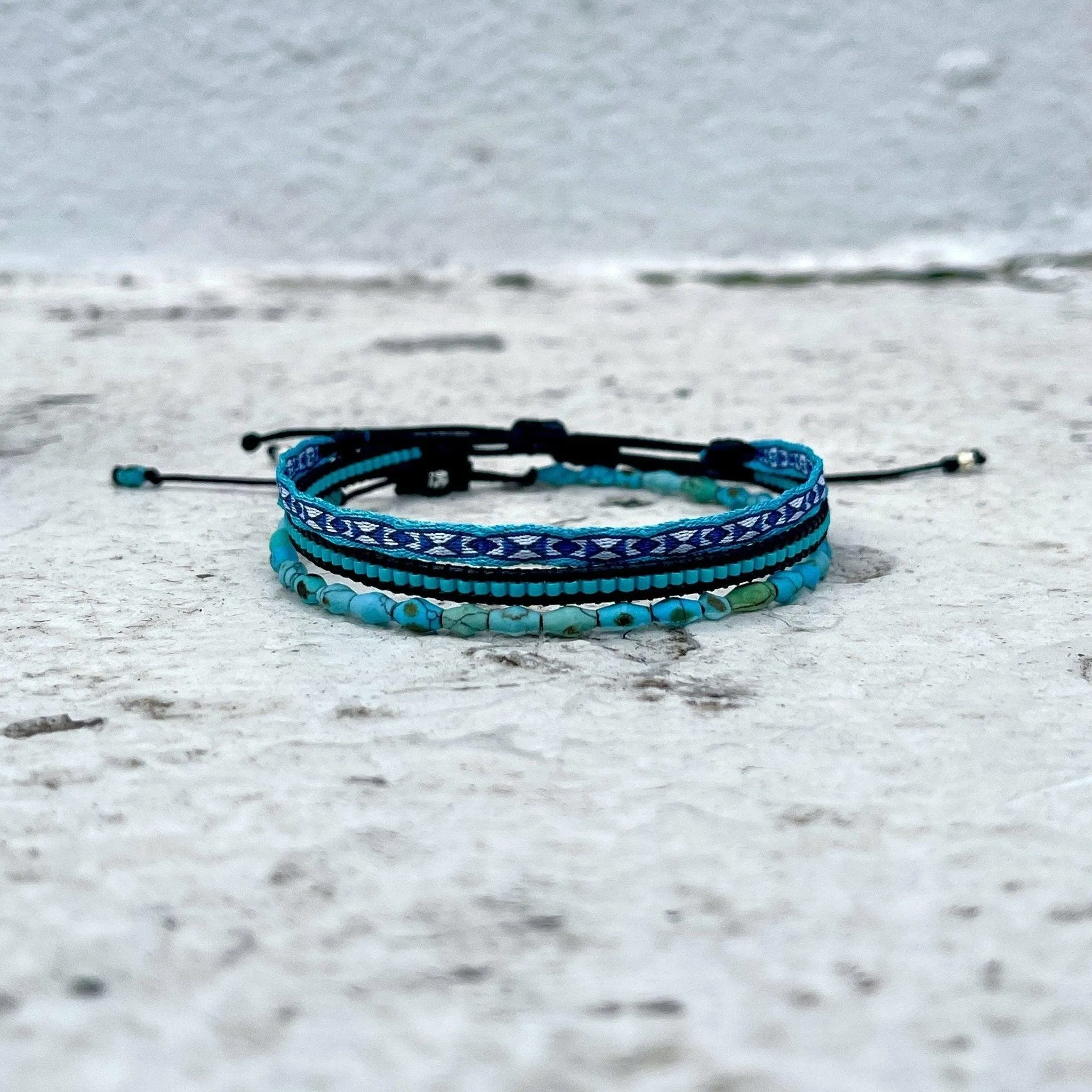 Purnama Miyuki Bracelet (Black/Turquoise)