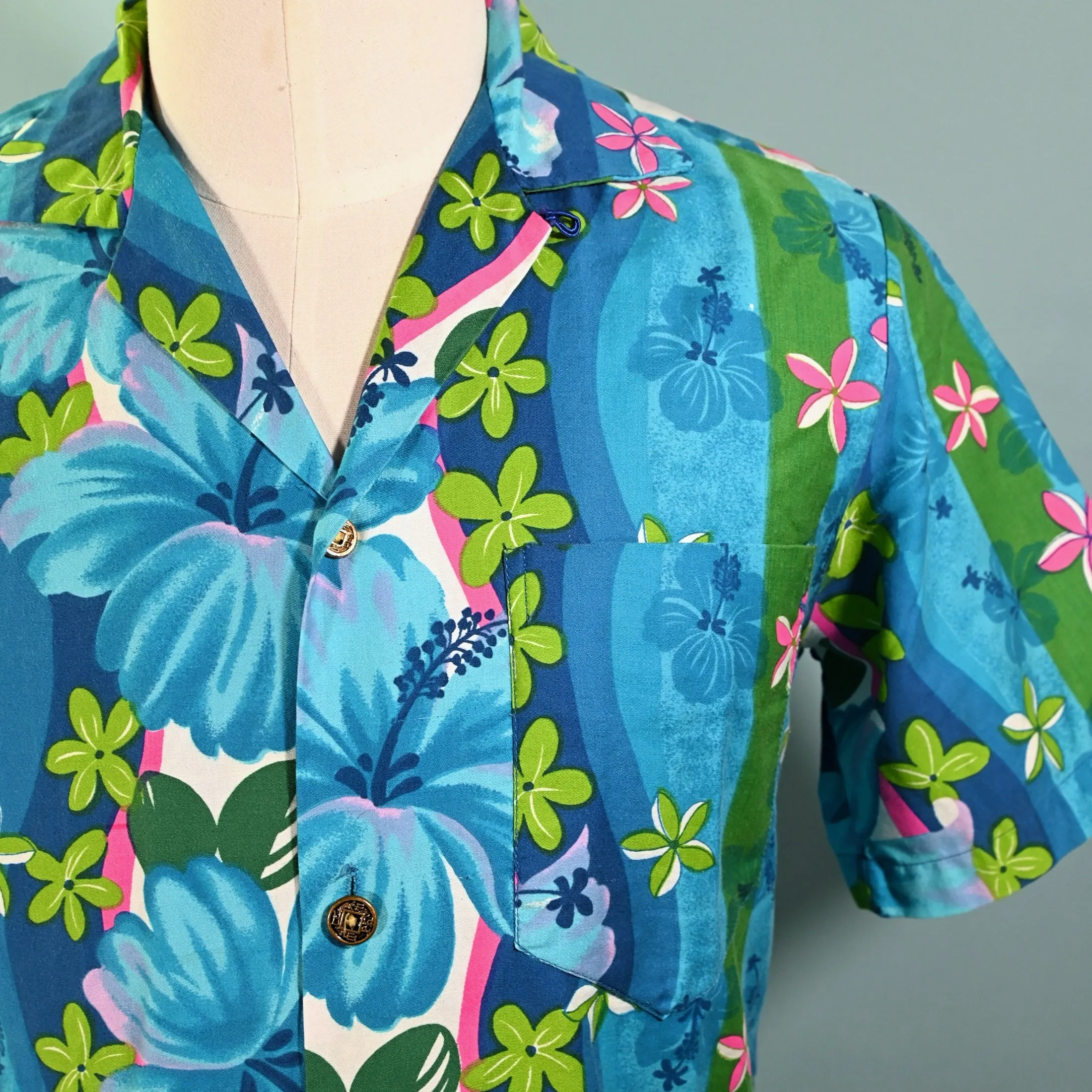 Royal Hawaiian Vintage 60s Flower Power Aloha Shirt, Loop Collar Hawaiian Shirt S