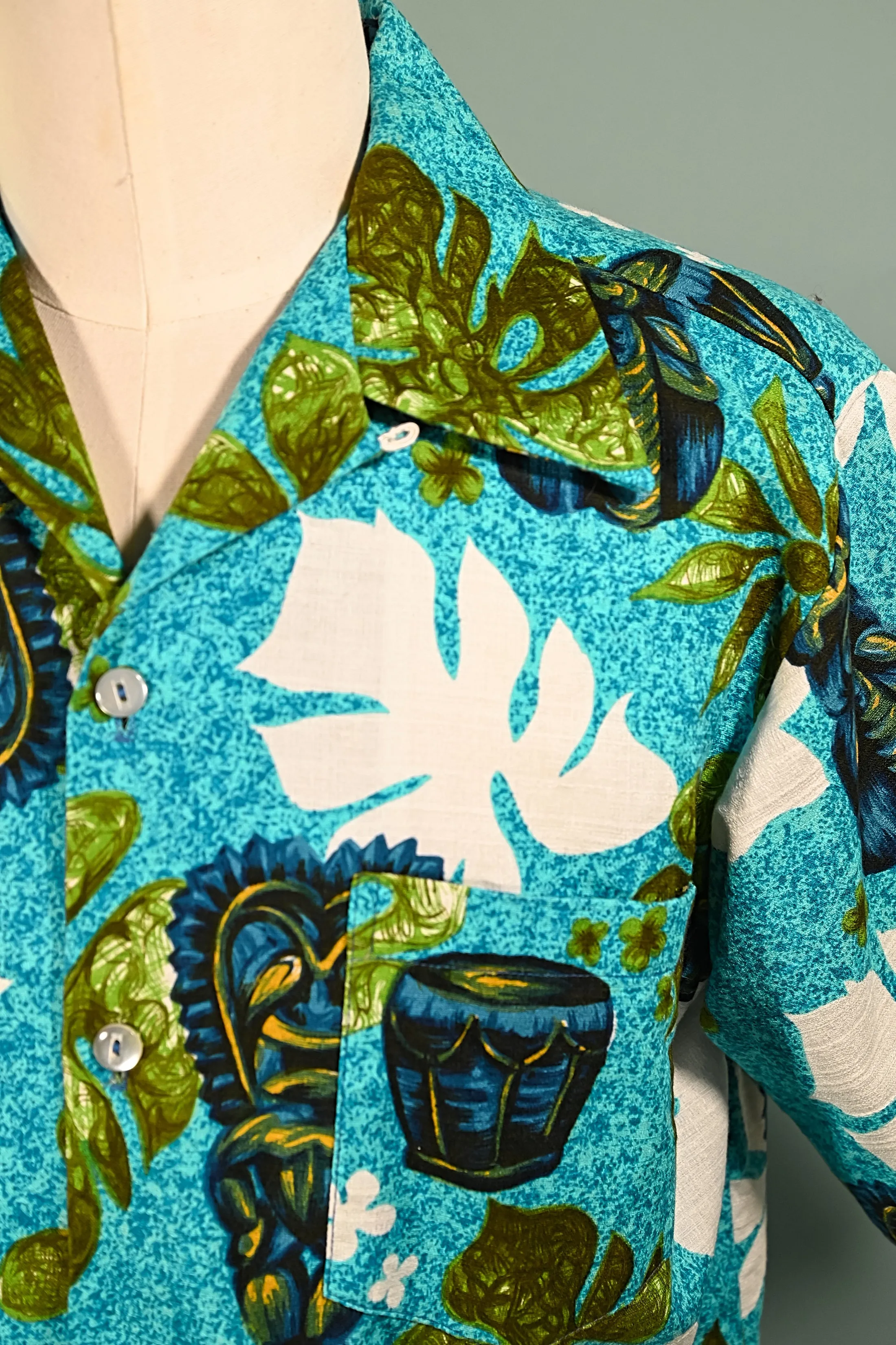 SOLD Hukilau Fashion Vintage 60s Barkcloth Hawaiian Shirt